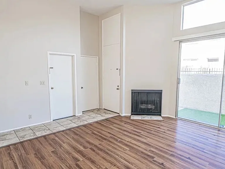 9950 Topanga Canyon Blvd #26 — Photo 4