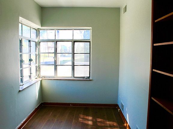 4th image of 604 Wilkins St #1