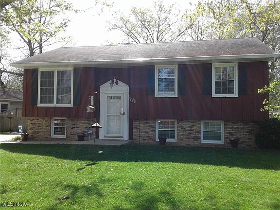 2nd image of 1080 Oakwood Dr