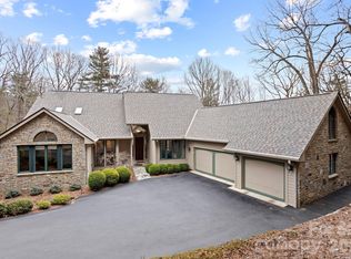 175 Overlook Dr, Flat Rock, NC 28731