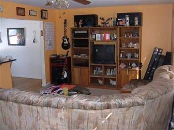 2nd image of 7031 Pickway Dr