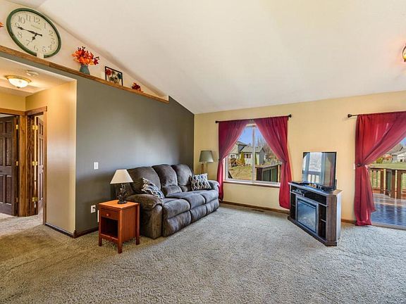 4th image of 304 Dogwood St SW