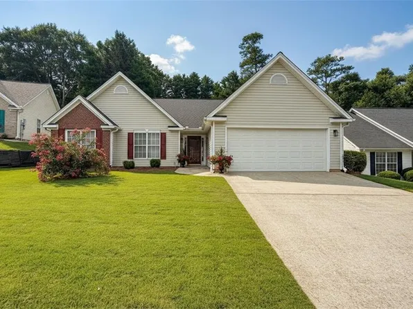 535 Suwanee East Dr, Lawrenceville, GA 30043