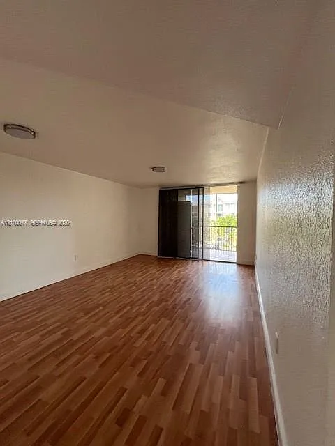 Las Vistas At Doral Condo — Photo 3