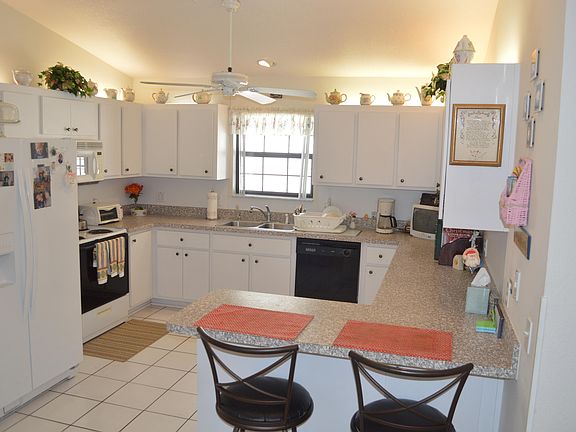 3rd image of 3931 NE 22nd Ln