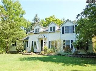 610 Falls Rd, Chagrin Falls, OH 44022