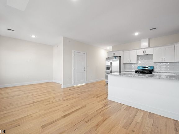 4th image of 54 2nd St