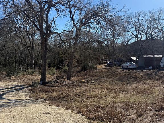 3rd image of 115 Deep Woods Ct
