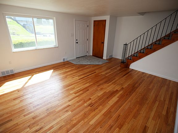 2nd image of 1213 1/2 Monongahela Blvd #2