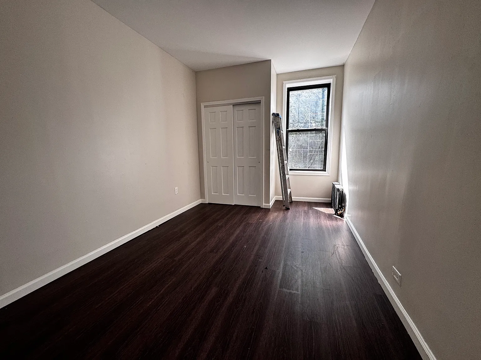4 bed, 1.5 bath, 1500 sqft, $3,000 — Photo 3