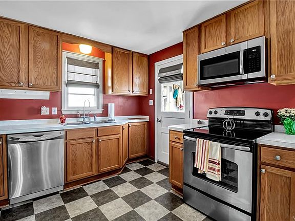 5th image of 321 Orchard Dr