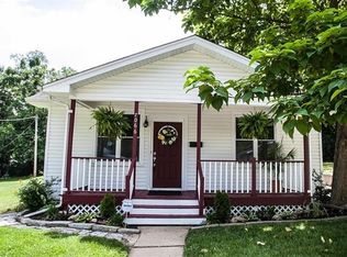 7066 Mitchell Ave, Saint Louis, MO 63117