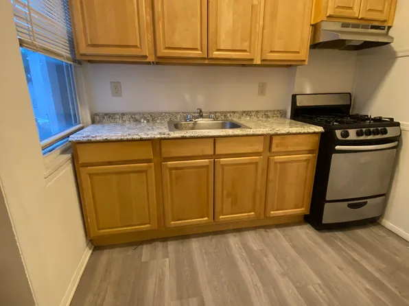 19 Chester Pl #1, Staten Island, NY 10304