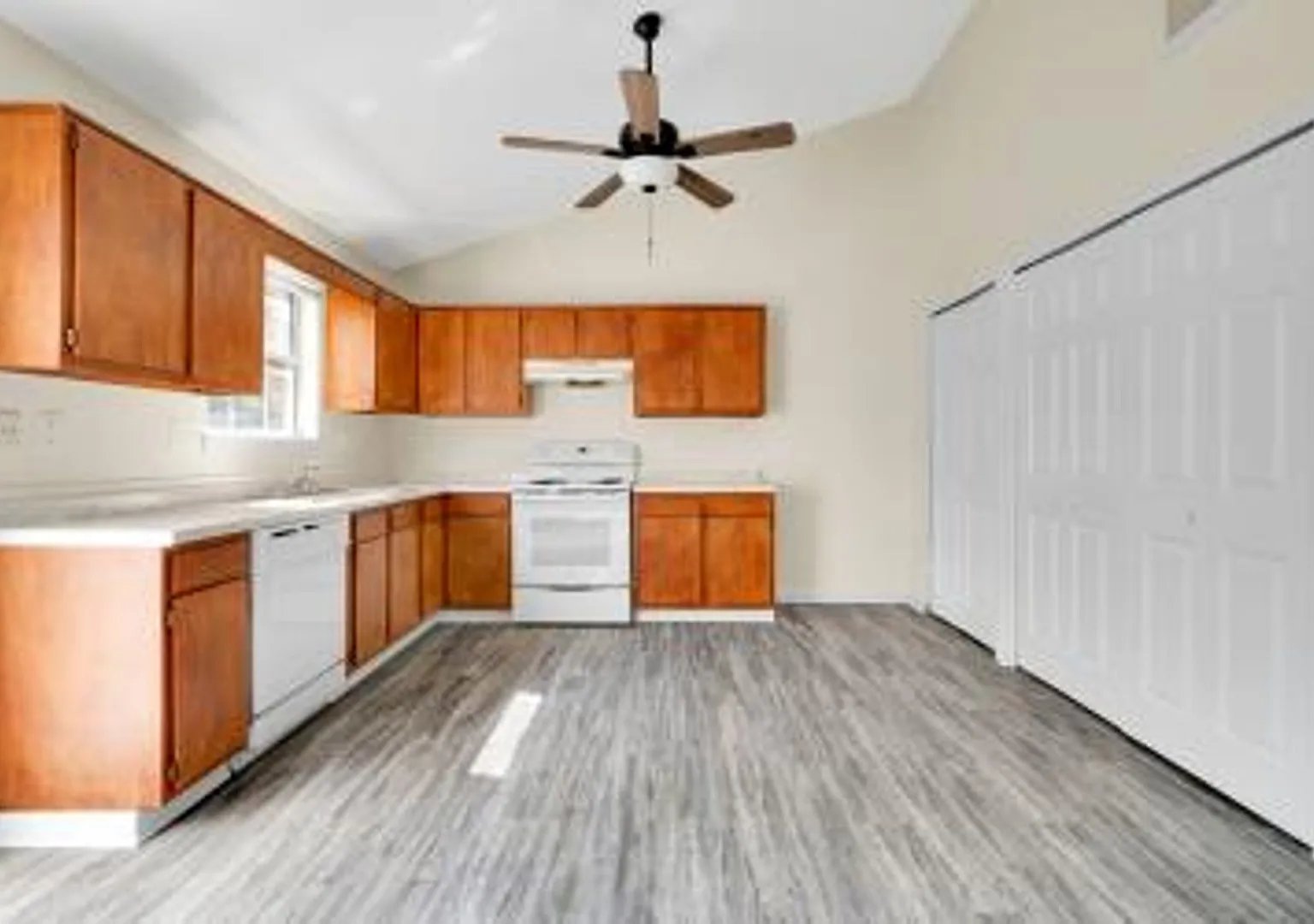 Scott Road Apartments — Photo 2