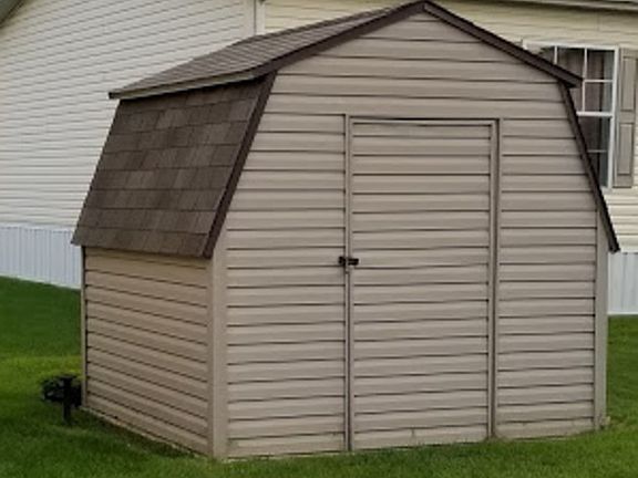 4th image of 100 Norway Dr