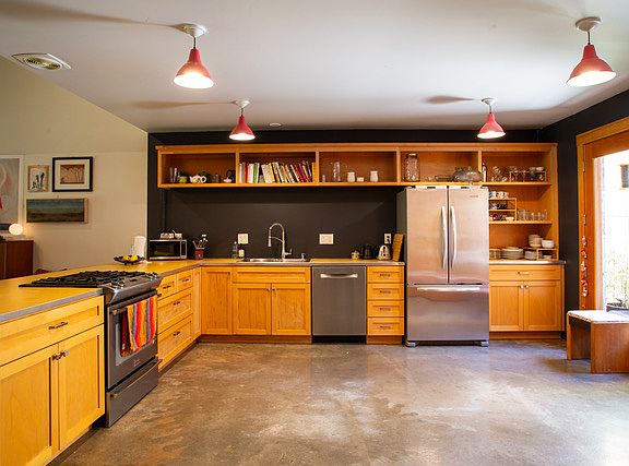 5th image of 3450 SE Alder St #717