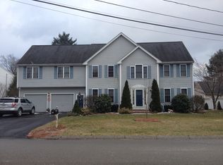 12 Lamplighter Ln, Walpole, MA 02081