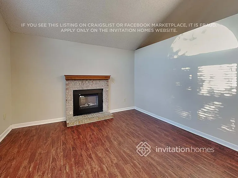 4752 S Yampa St — Photo 4