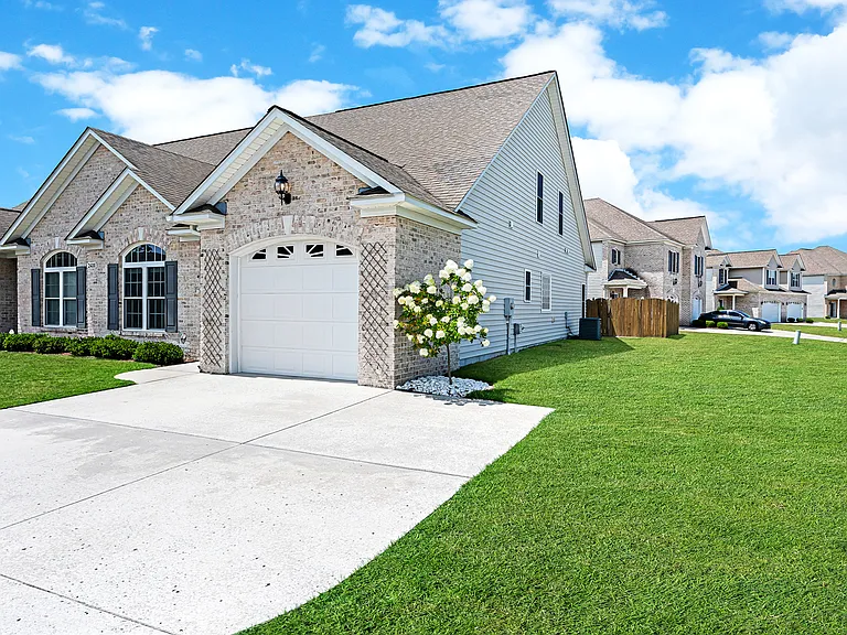 2400 Dovedale Ct #B — Photo 2