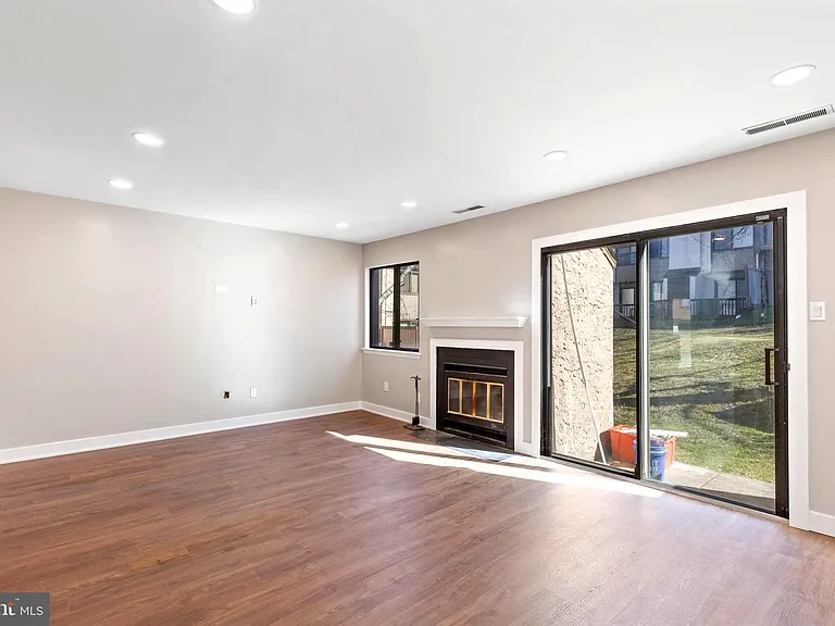 401 Bismark Way — Photo 7