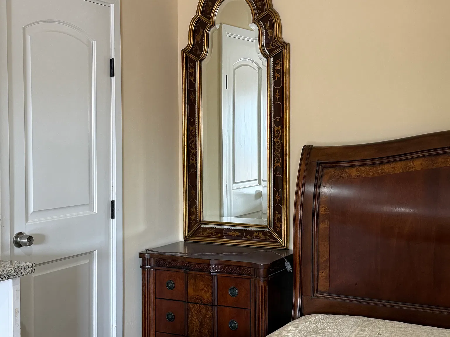 1 bed, 2500 sqft, $1,750 — Photo 2