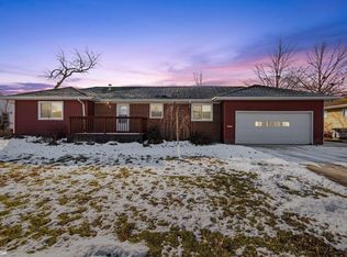 108 W Meadow Ln, Marshalltown, IA 50158