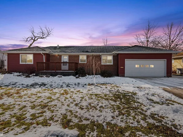 108 W Meadow Ln, Marshalltown, IA 50158