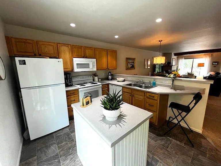 213 Kestrel — Photo 10