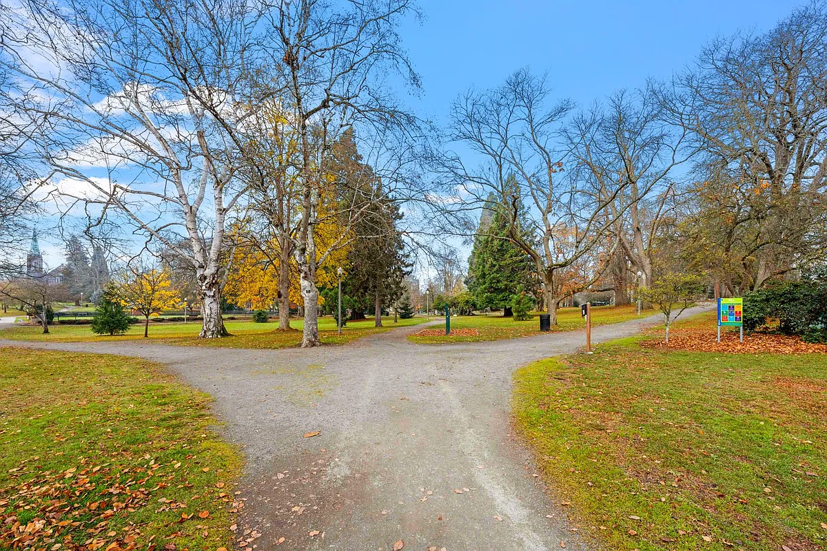 Wright Park walking trails - 511 S G St #1