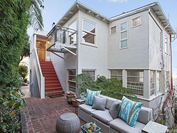 2nd image of 2839 Pierce St #3