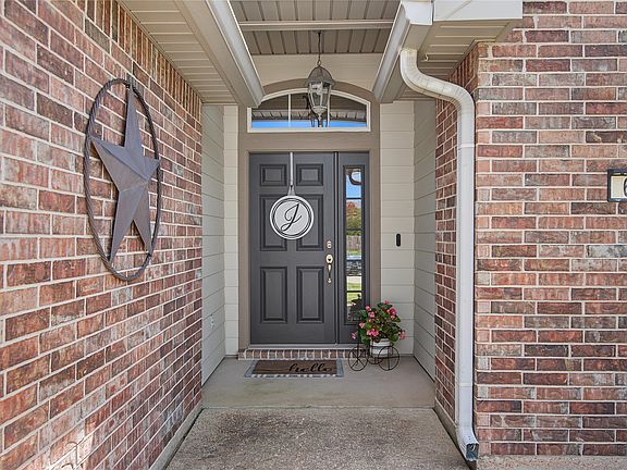 2nd image of 611 Whitefield Ln