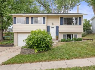 1215 Elm St, Marion, IA 52302