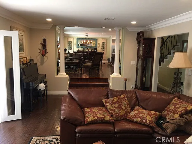 4 bed, 2320 sqft, $6,000 — Photo 4