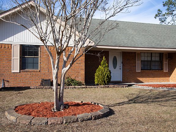 3rd image of 712 Robin Hood Dr