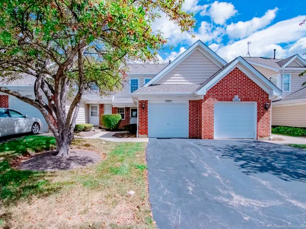 273 Sheffield Dr, Schaumburg, IL 60194