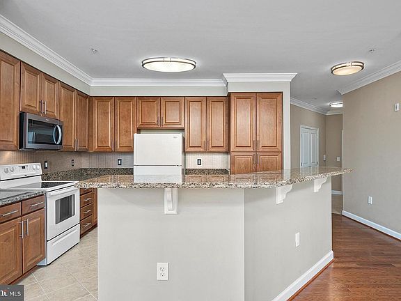 5th image of 11 Clay Lodge Ln Unit 102