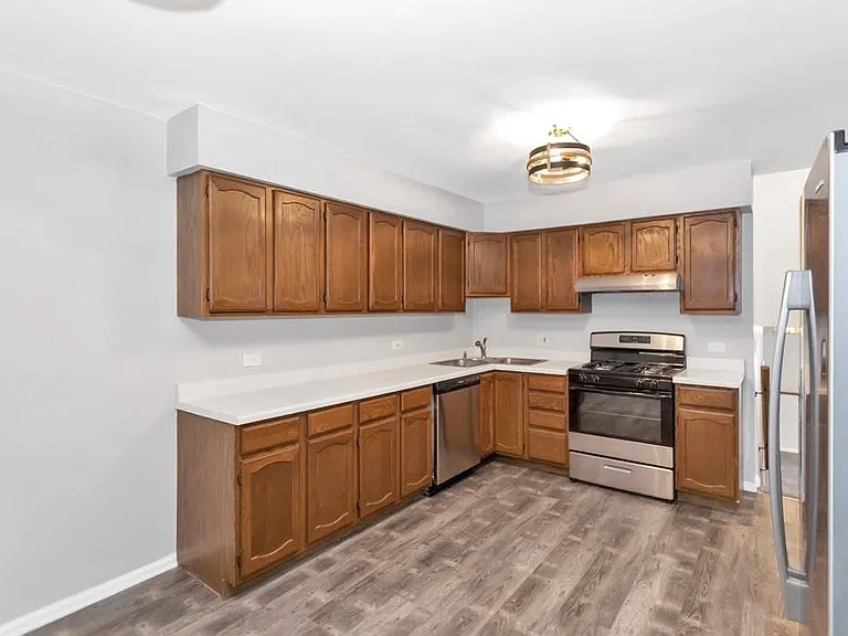 708 Michigan Ave — Photo 2