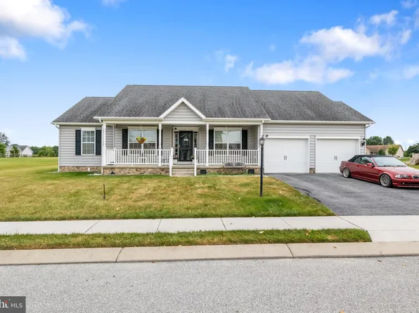 55 Rainbow Dr, Hanover, PA 17331