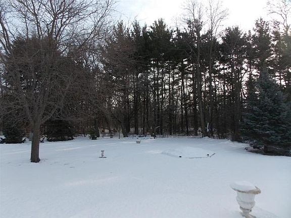 2nd image of W236N6176 Pine Ter