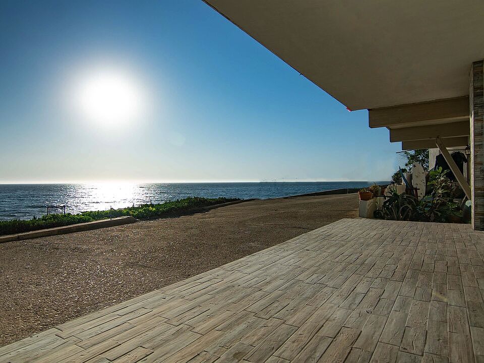 1st image of 11832 S Beach Club Way
