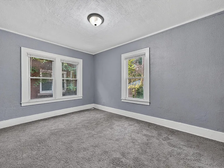 2025 Calvert St — Photo 23