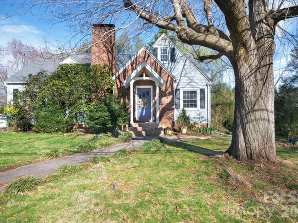 25 Bear Creek Rd, Asheville, NC 28806