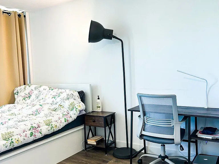 215 Queen St W #809 — Photo 5
