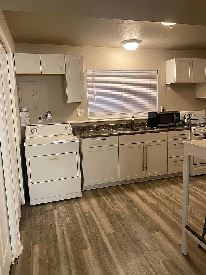 1 bed, 1200 sqft, $655 — Photo 4