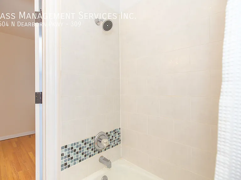 1504 N Dearborn Pkwy, Chicago, IL — Photo 101