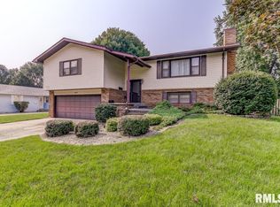 2200 Claremont Dr, Springfield, IL 62703