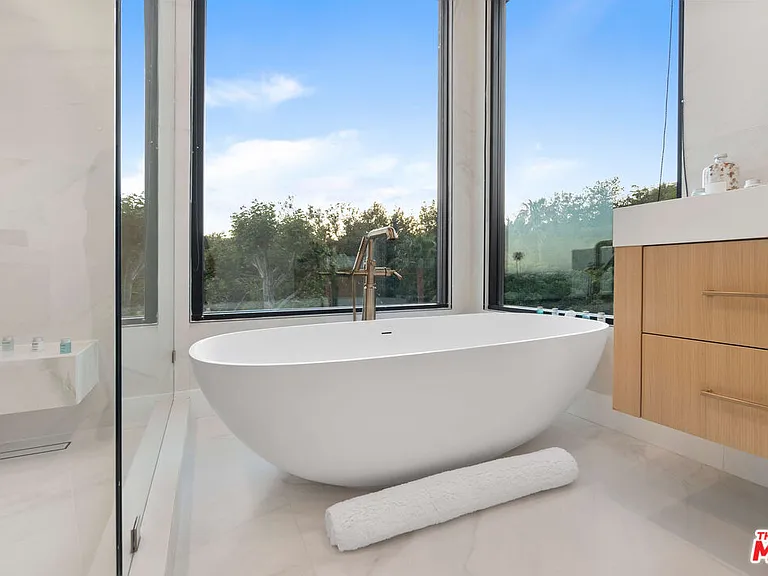27187 Sea Vista Dr — Photo 26