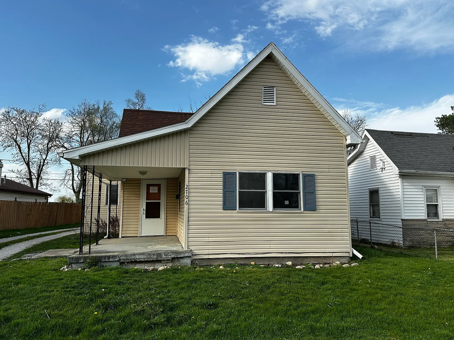 2706 N C St photo 1