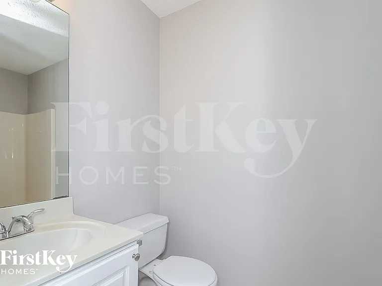 142 N Springs Dr — Photo 13