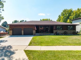 203 W Brandon Dr, Bismarck, ND 58503
